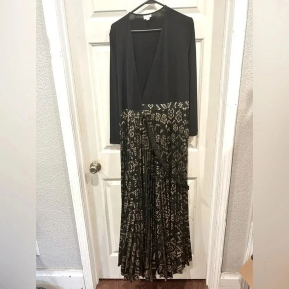 LuLaRoe Elegant Collection Deanne Black Gold Wrap Dress size Small‎ - Picture 1 of 9
